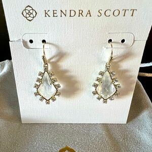 Kendra Scott Gold Drop Earrings in Crackle Clear Stone